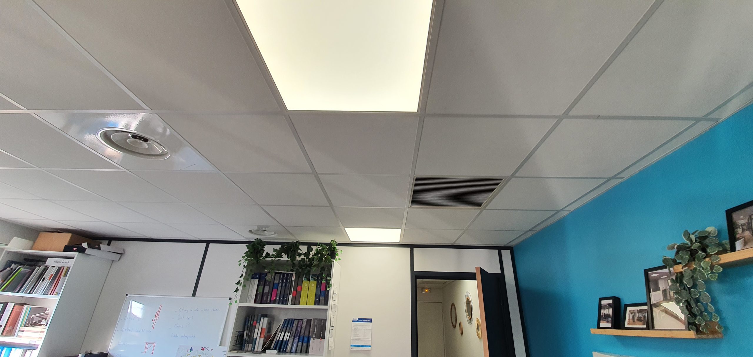 Plafond suspendu dalles en fibre minérale